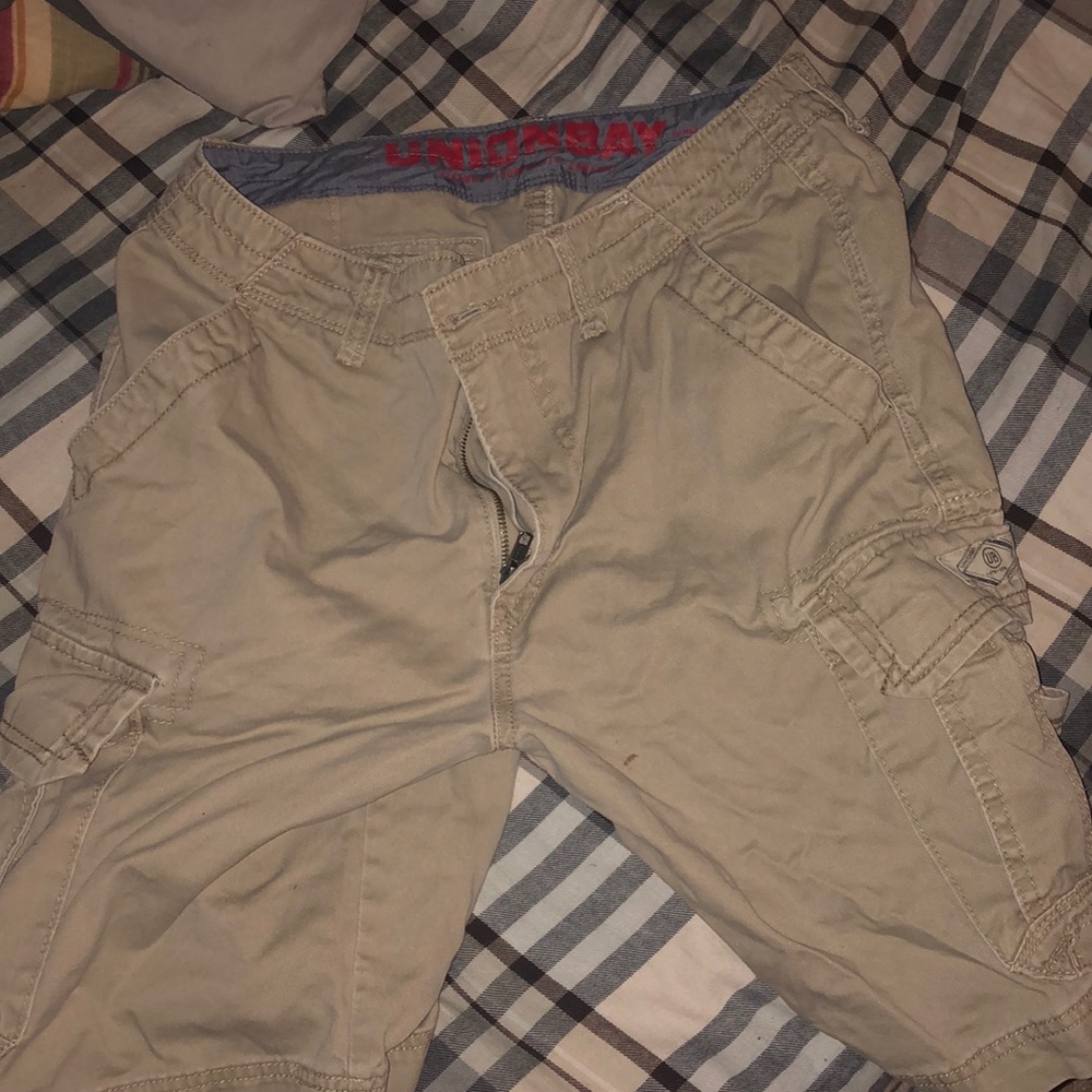 Men’s union bay khaki cargo shorts sz 34 waist